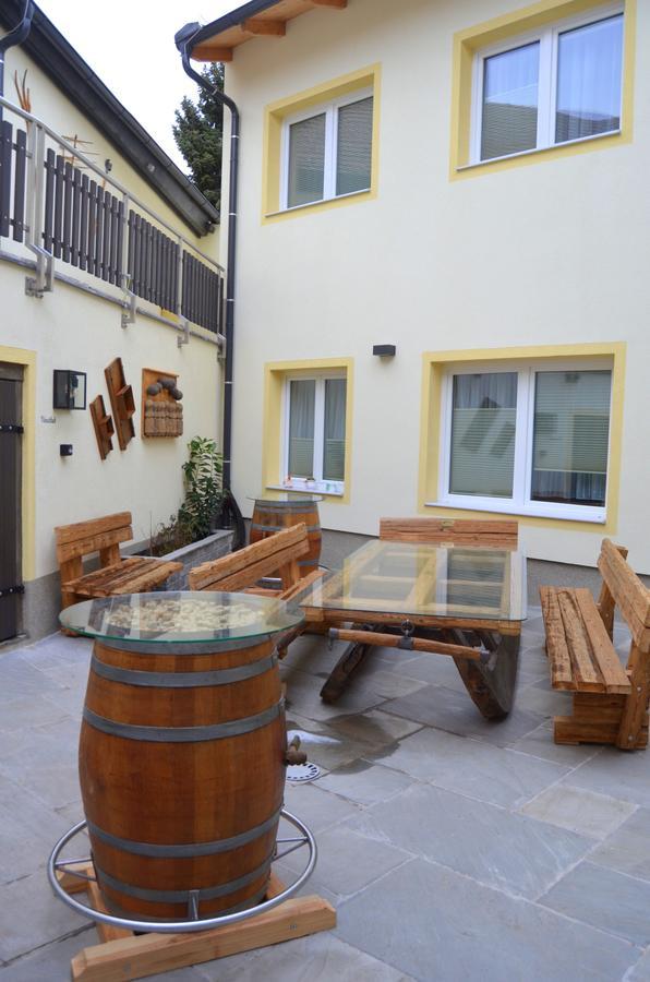 Pension Zum Strell Hollabrunn Luaran gambar