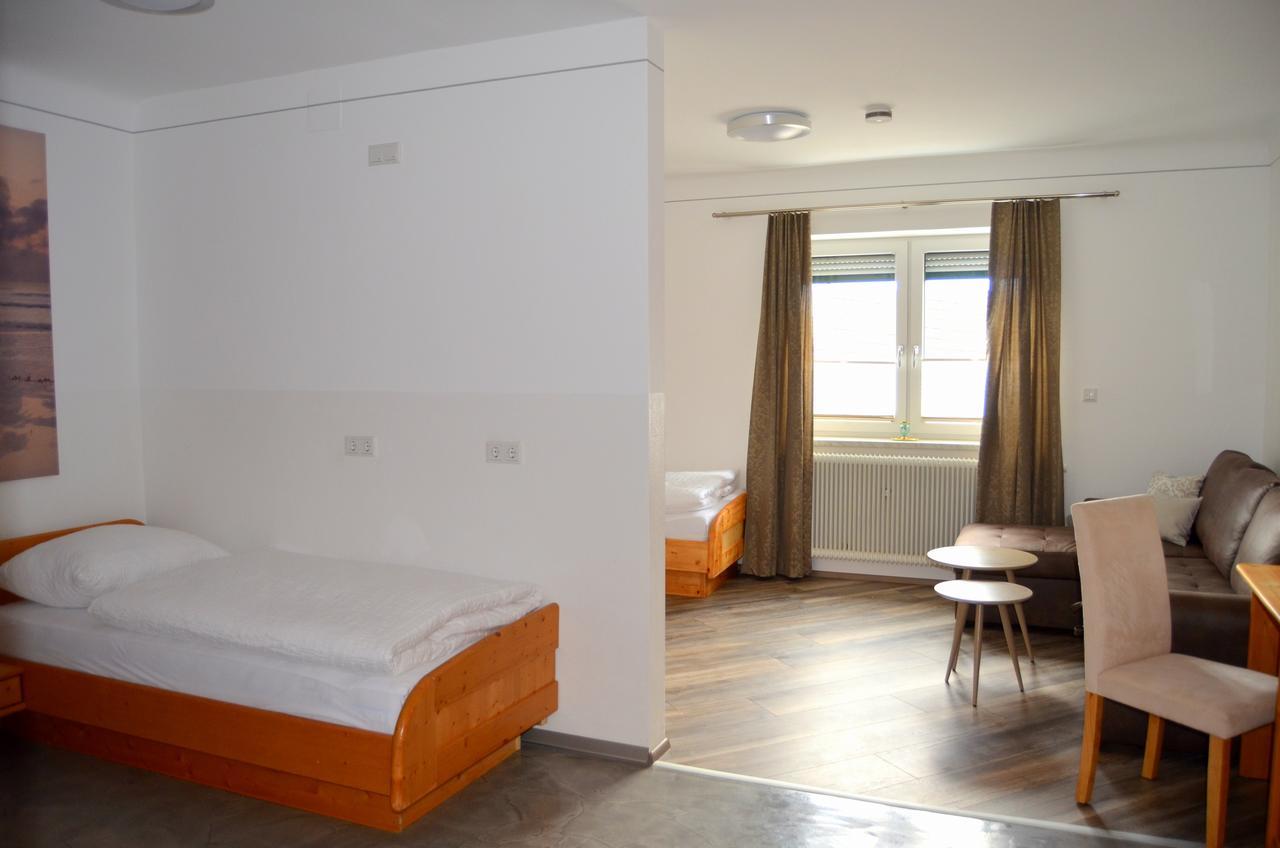 Pension Zum Strell Hollabrunn Luaran gambar