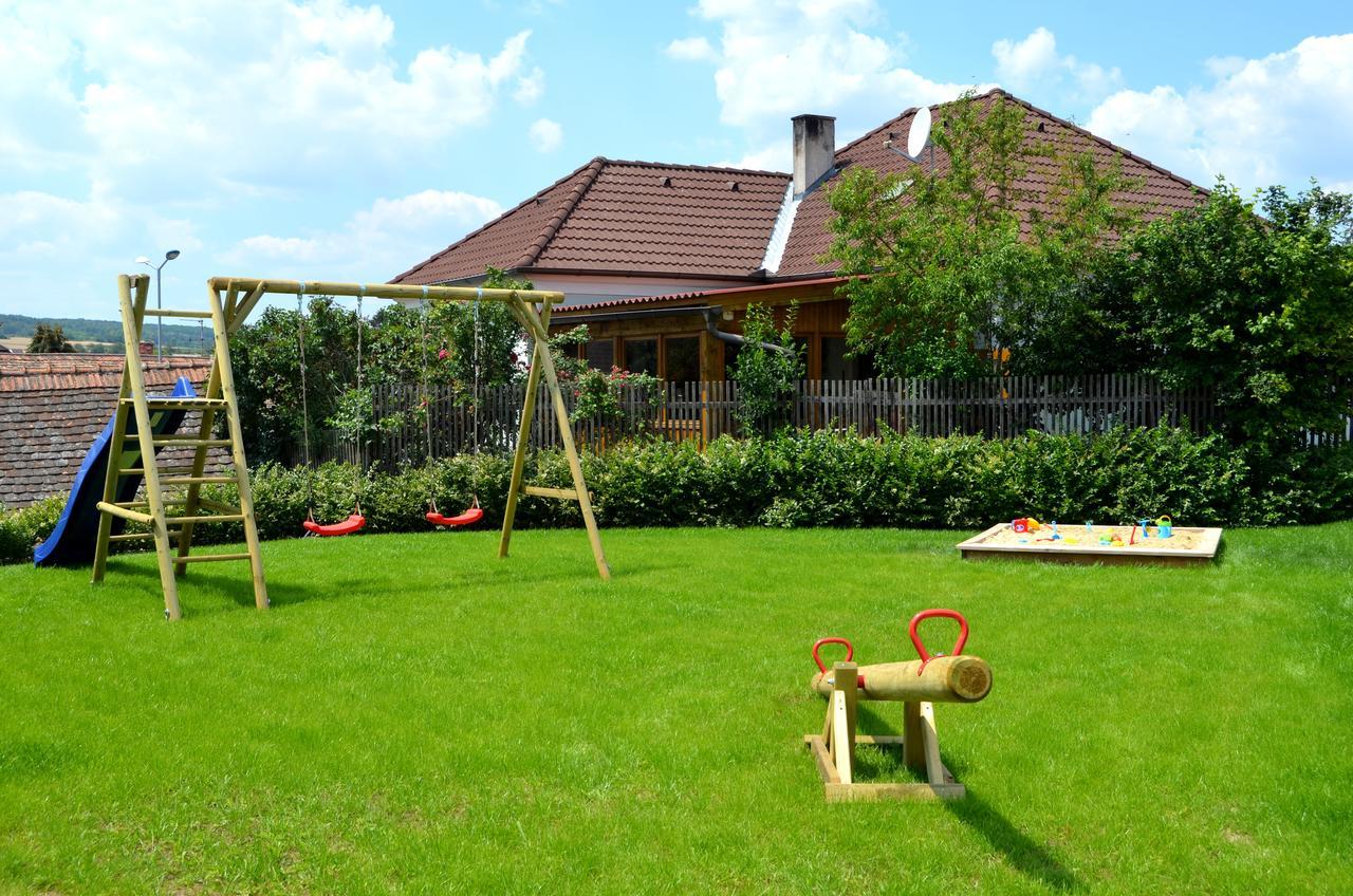 Pension Zum Strell Hollabrunn Luaran gambar